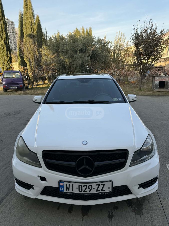 Mercedes-Benz C 300 2013 — photo 2