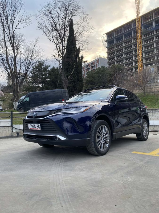 Toyota Venza 2022 — photo 2