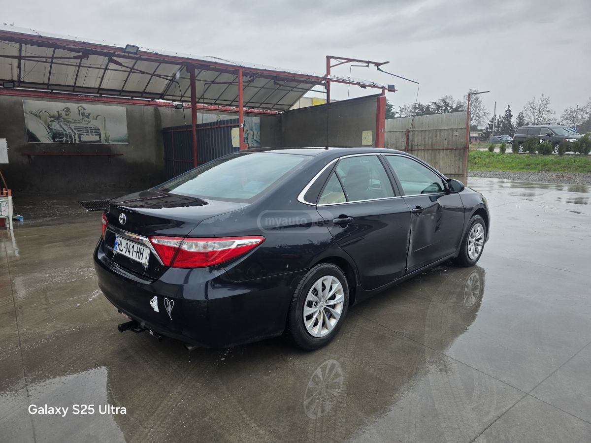 Toyota Camry 2015 — photo 2