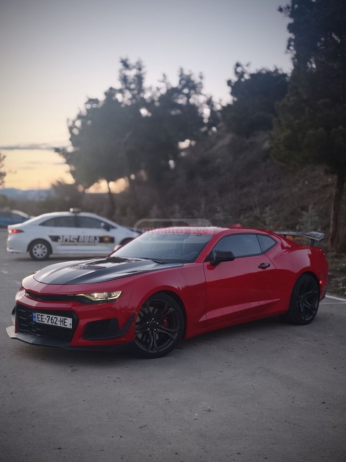 Chevrolet Camaro 2019 — photo 2