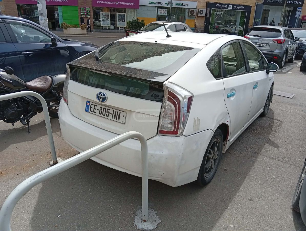 Toyota Prius 2012 — photo 2