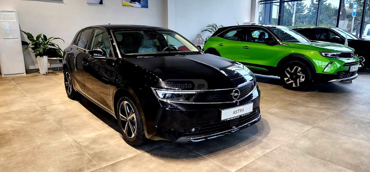 Opel Astra 2023 — photo 2