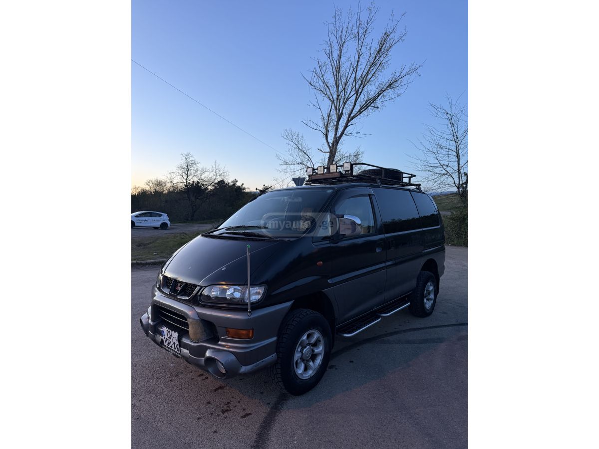Mitsubishi Delica 2001 — photo 2