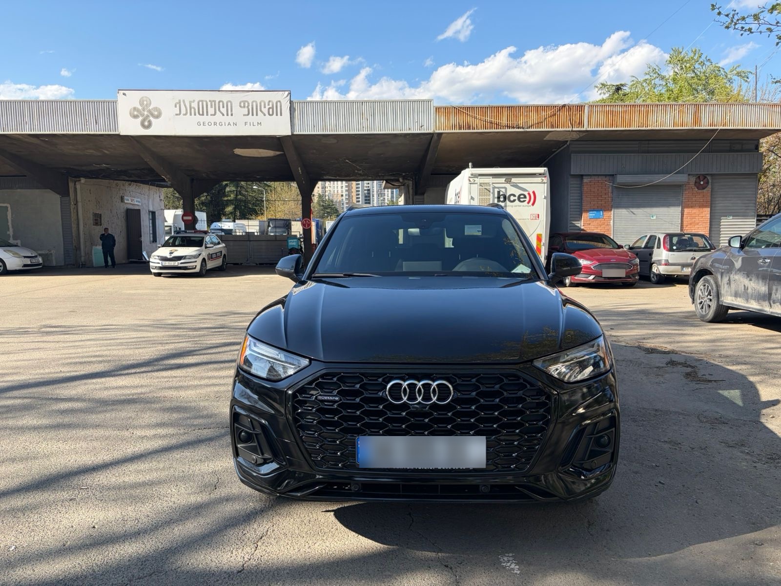 Audi Q5 2023 — photo 2