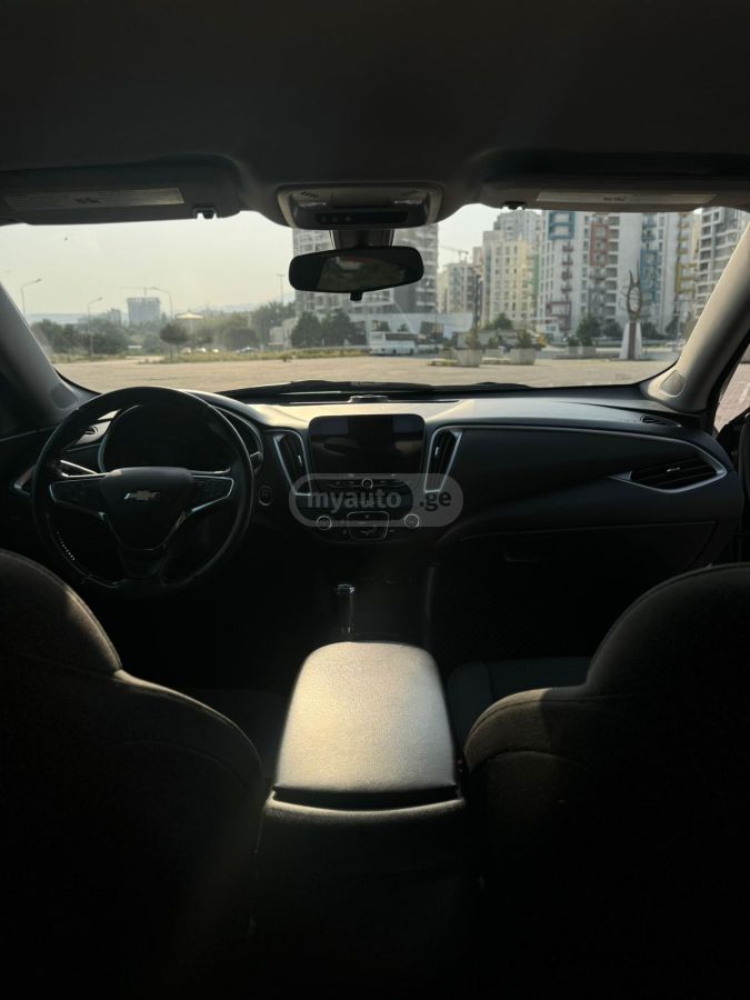 Chevrolet Malibu 2020 — photo 2