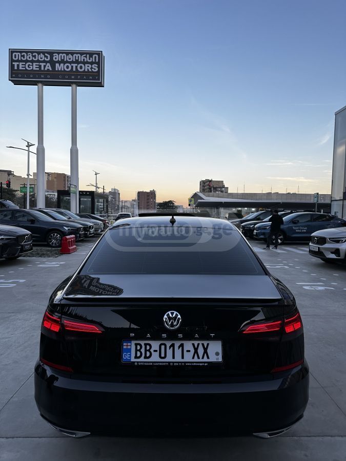 Volkswagen Passat 2020 — photo 2