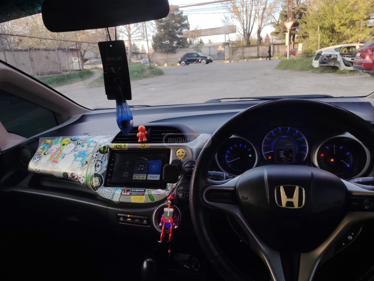 Honda FIT 2012 — photo 2