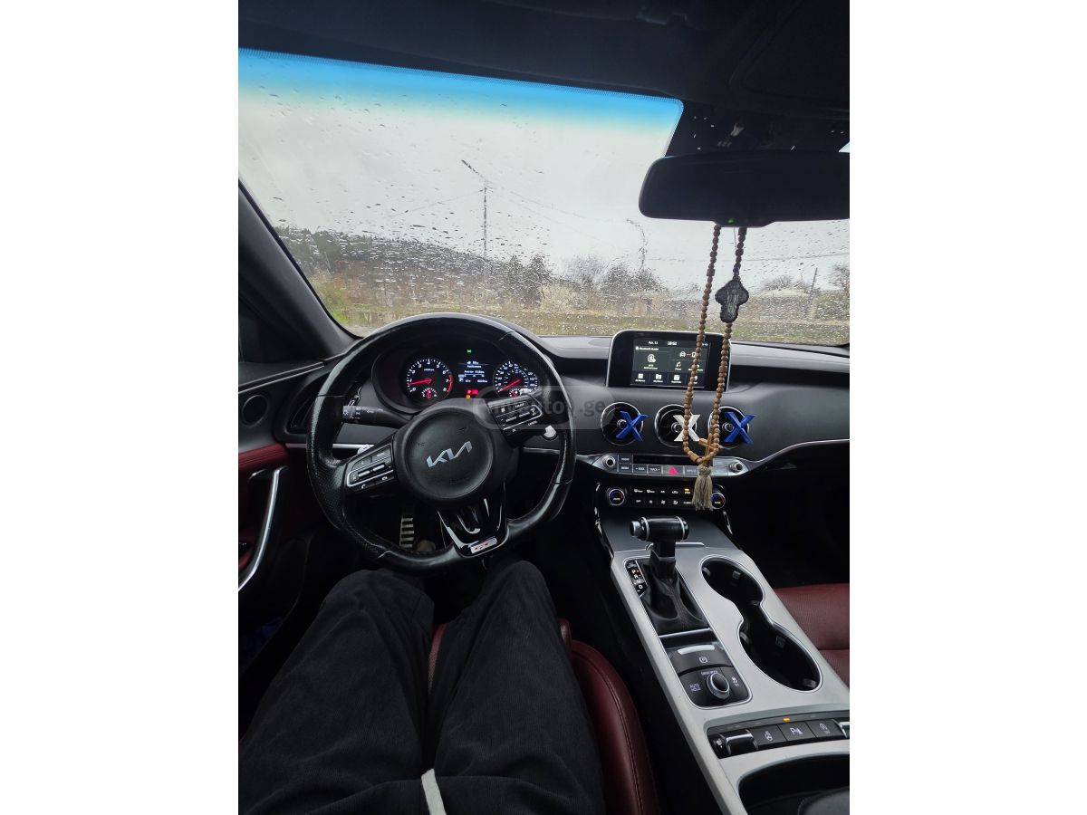 Kia Stinger 2019 — photo 2