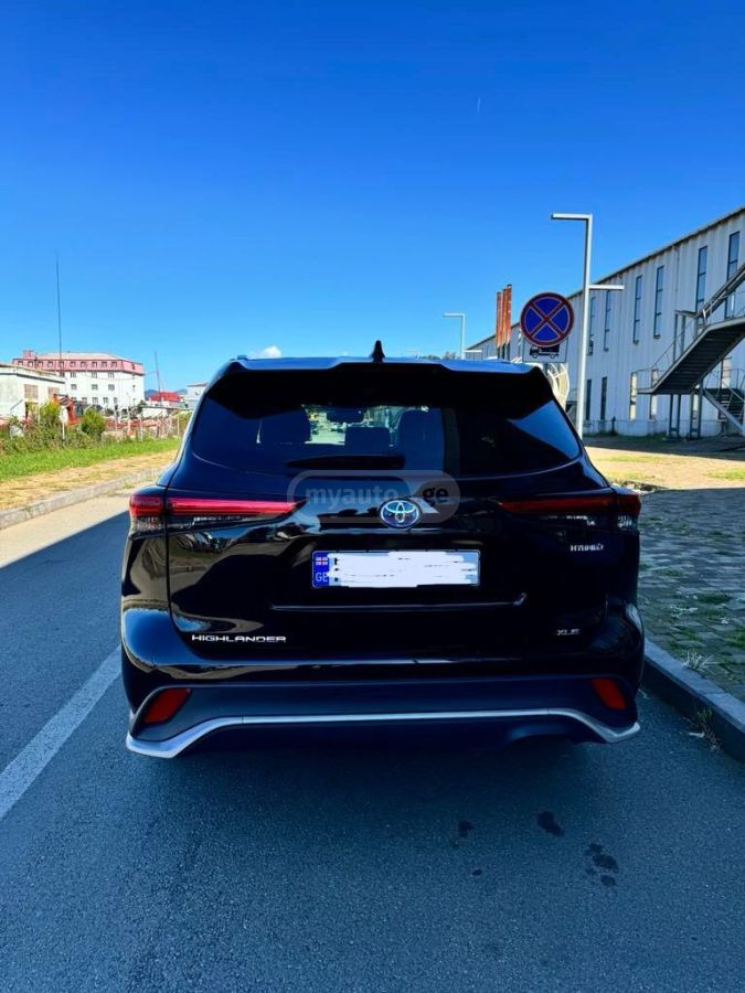 Toyota Highlander 2021 — photo 2