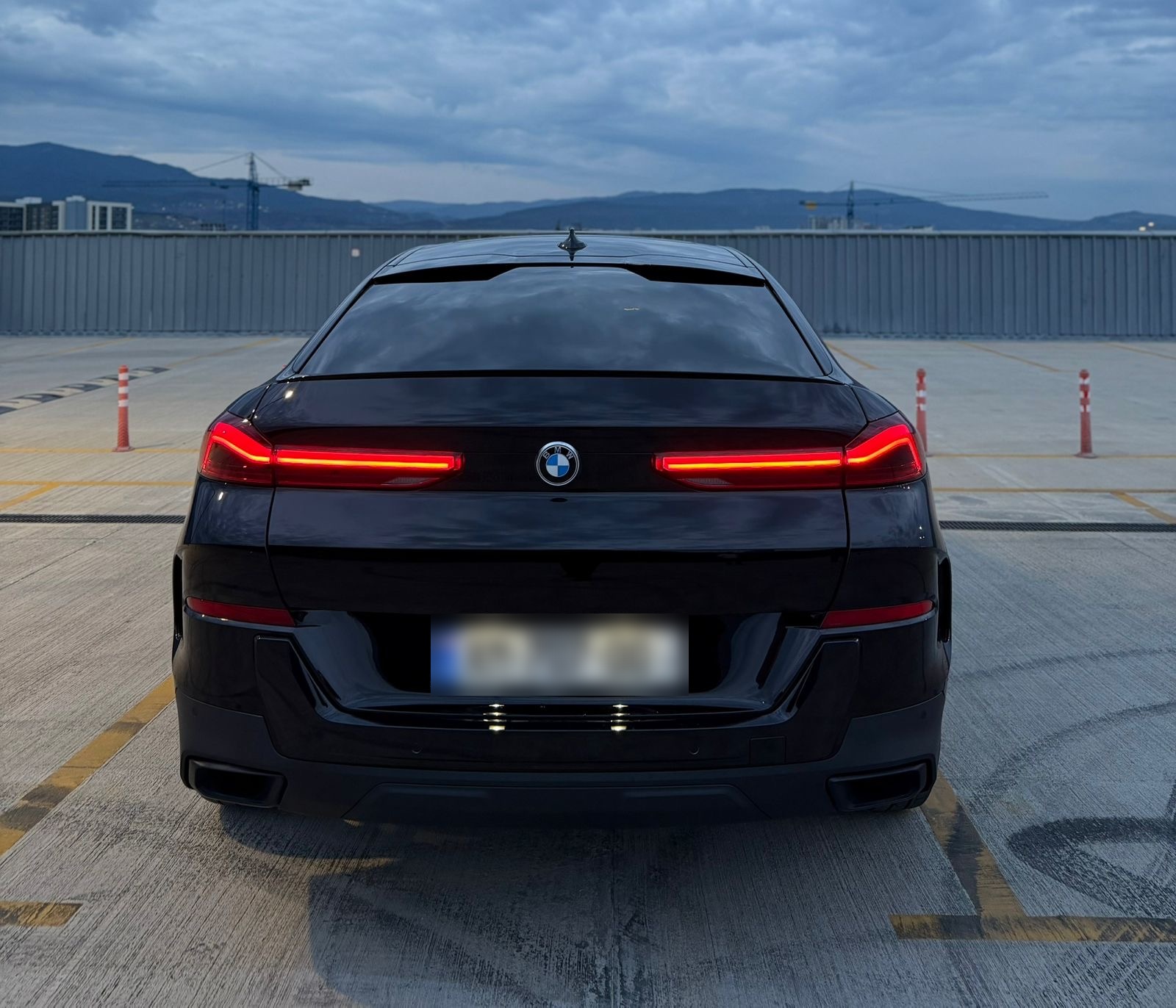 BMW X6 2021 — photo 2