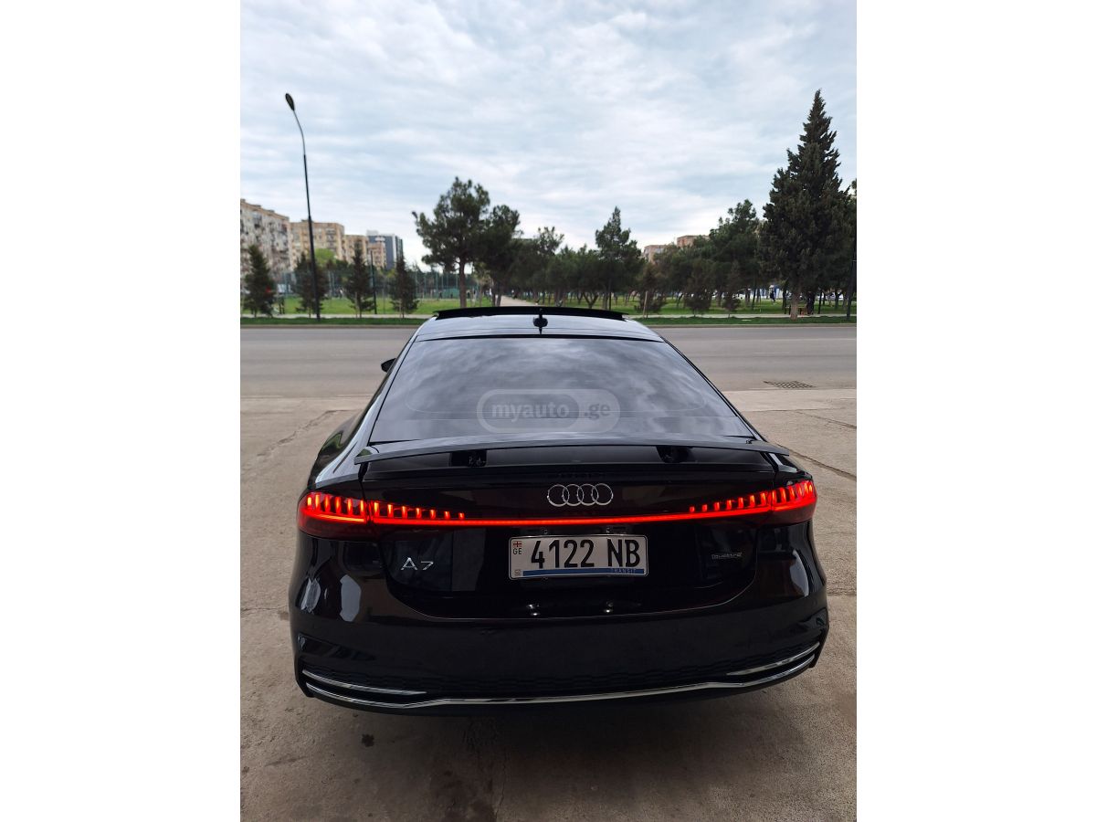 Audi A7 2020 — photo 2