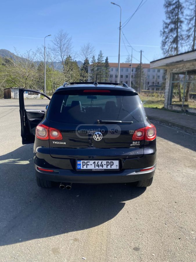 Volkswagen Tiguan 2010 — photo 2