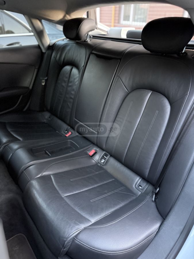 Audi A7 2011 — photo 2