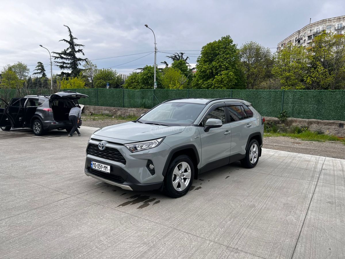 Toyota RAV 4 2020 — photo 2