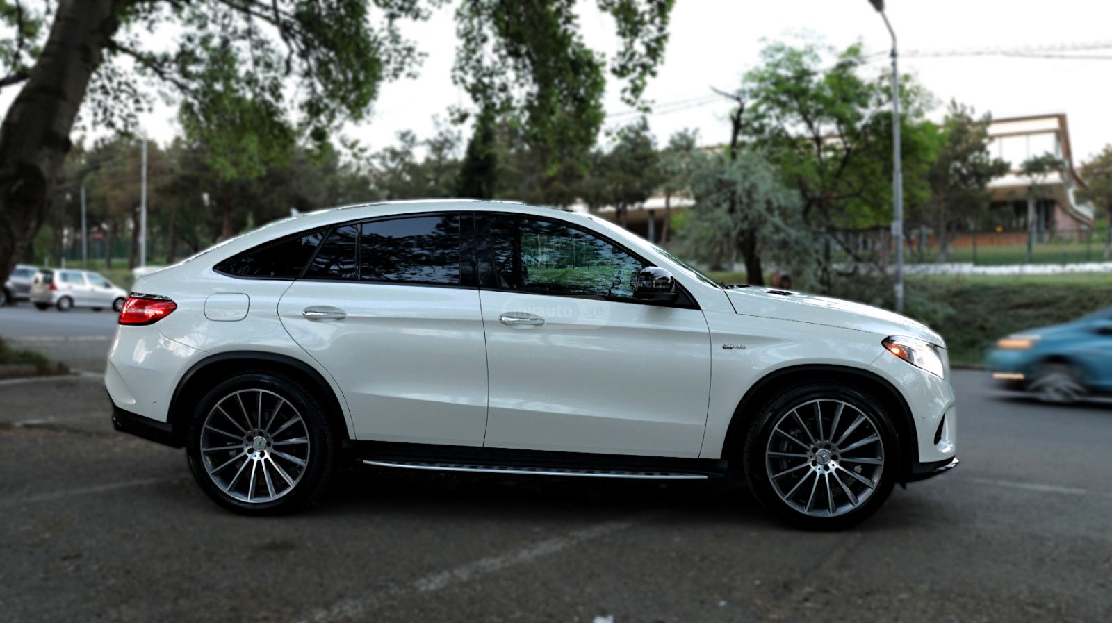 Mercedes-Benz GLE 43 AMG 2018 — photo 2