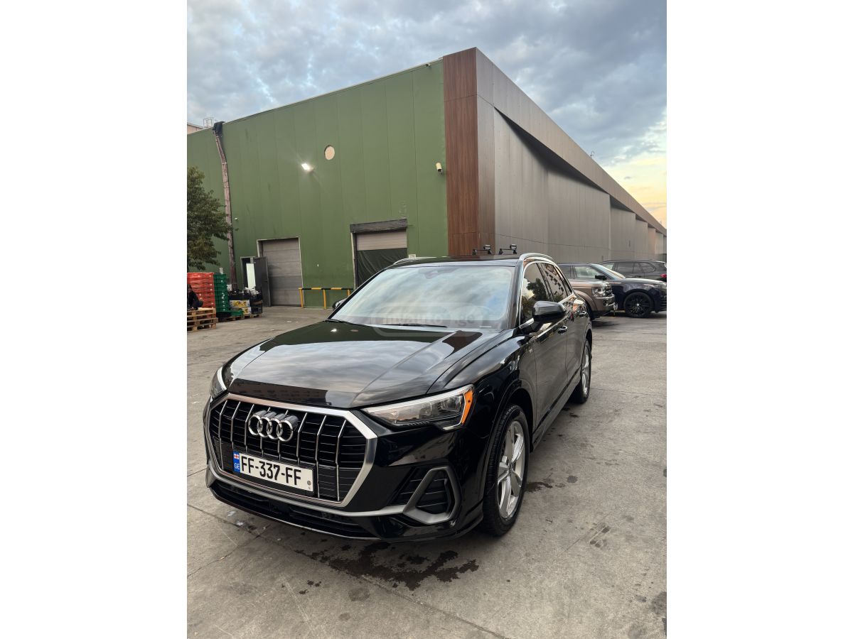 Audi Q3 2019 — photo 2