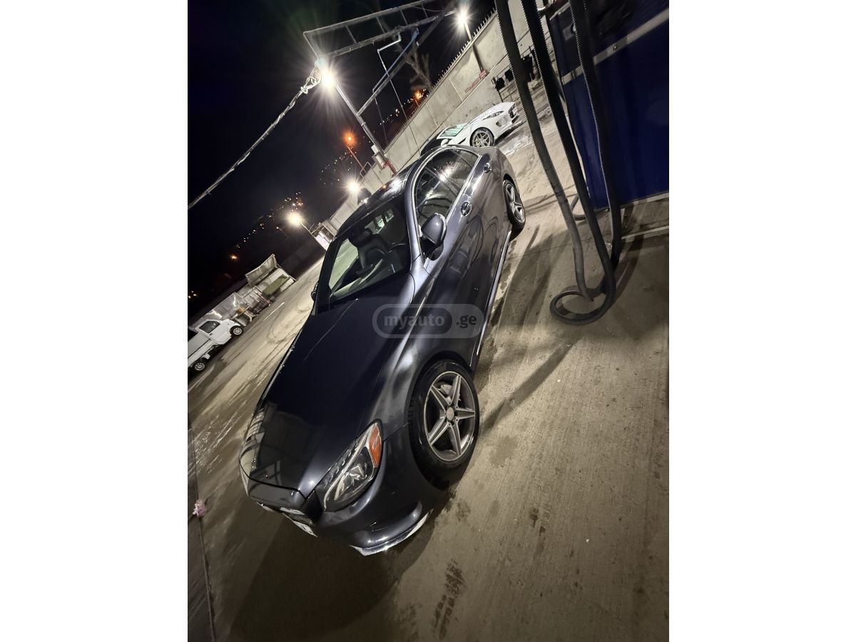 Mercedes-Benz C 300 2015 — photo 2
