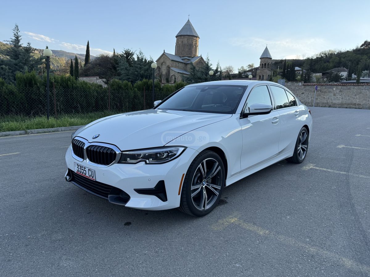 BMW 330 2022 — photo 2