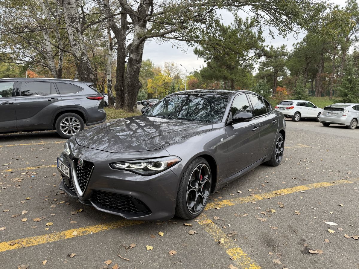 Alfa Romeo Giulia 2024 — photo 2