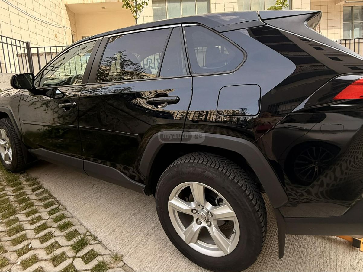 Toyota RAV4 2022 — photo 2