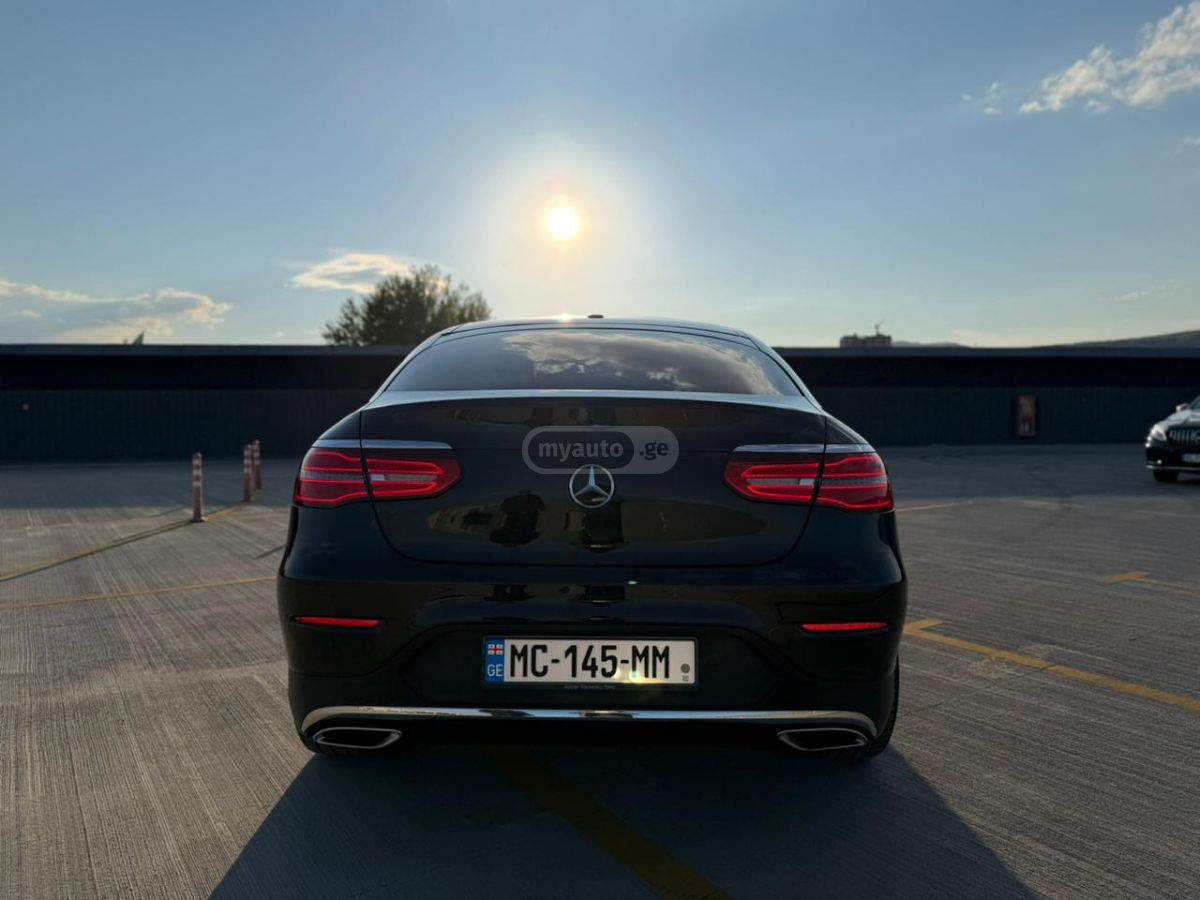 Mercedes-Benz GLC 300 Coupe 2018 — photo 2