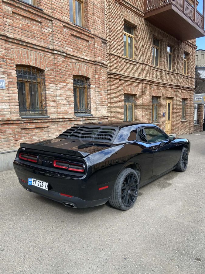 Dodge Challenger 2020 — photo 2