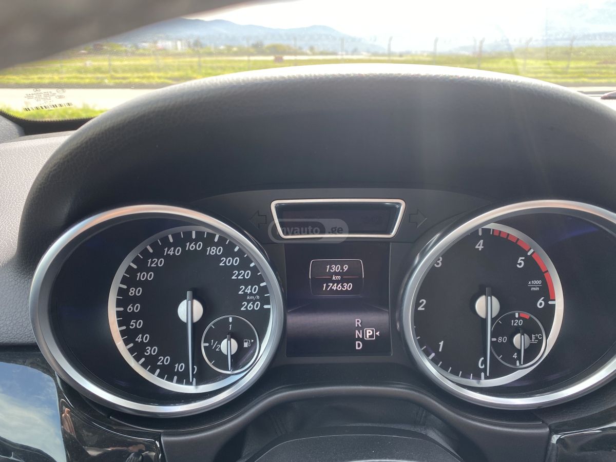 Mercedes-Benz ML 350 2015 — photo 2