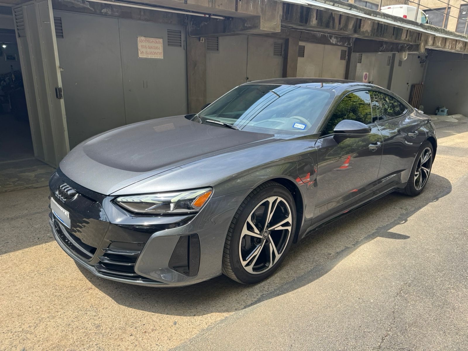 Audi RS e-tron GT 2022 — photo 2