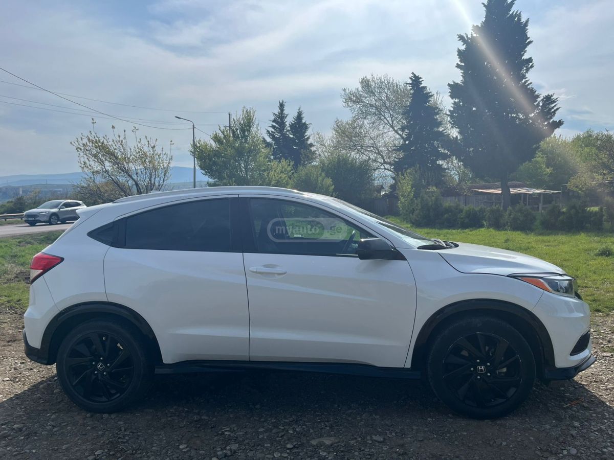 Honda HR-V 2021 — photo 2