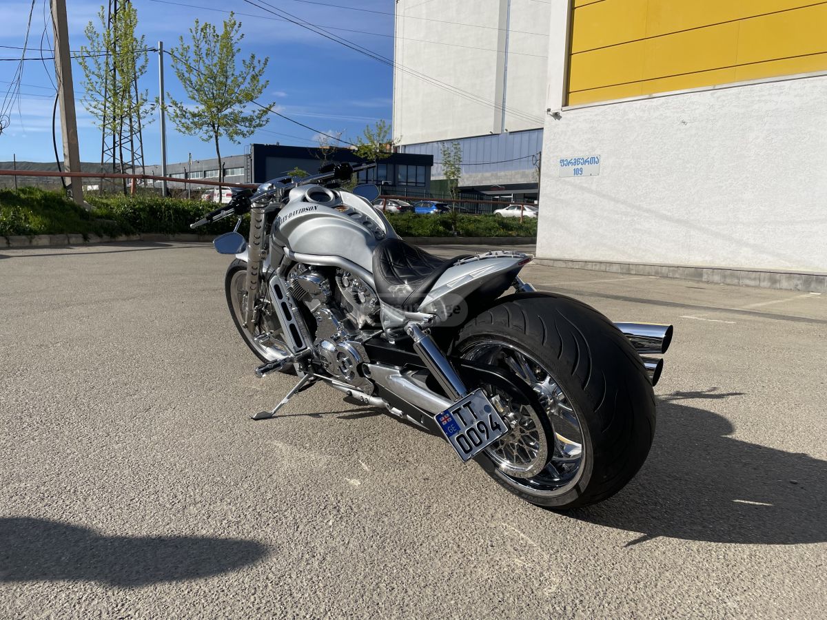 Harley-Davidson V-Rod 2026 — photo 2