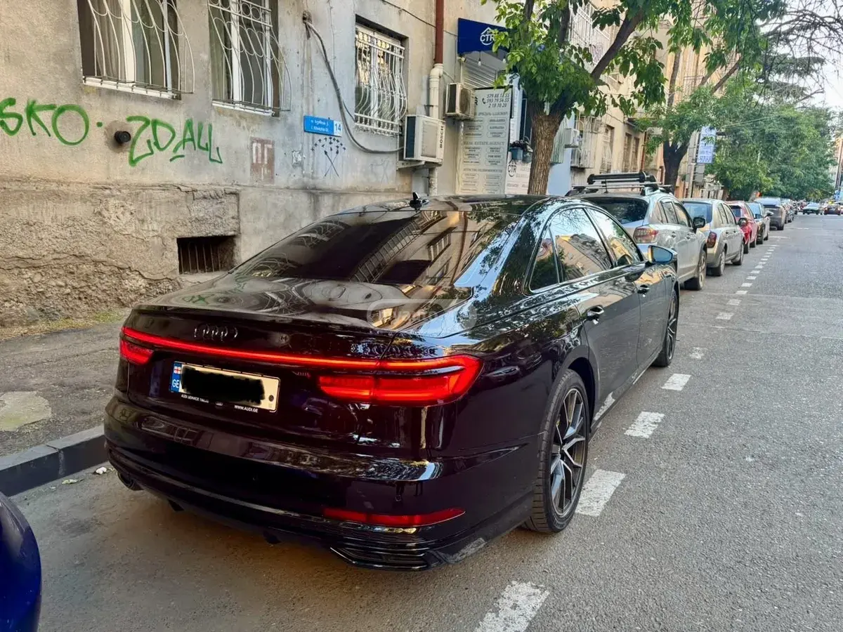 Audi A8