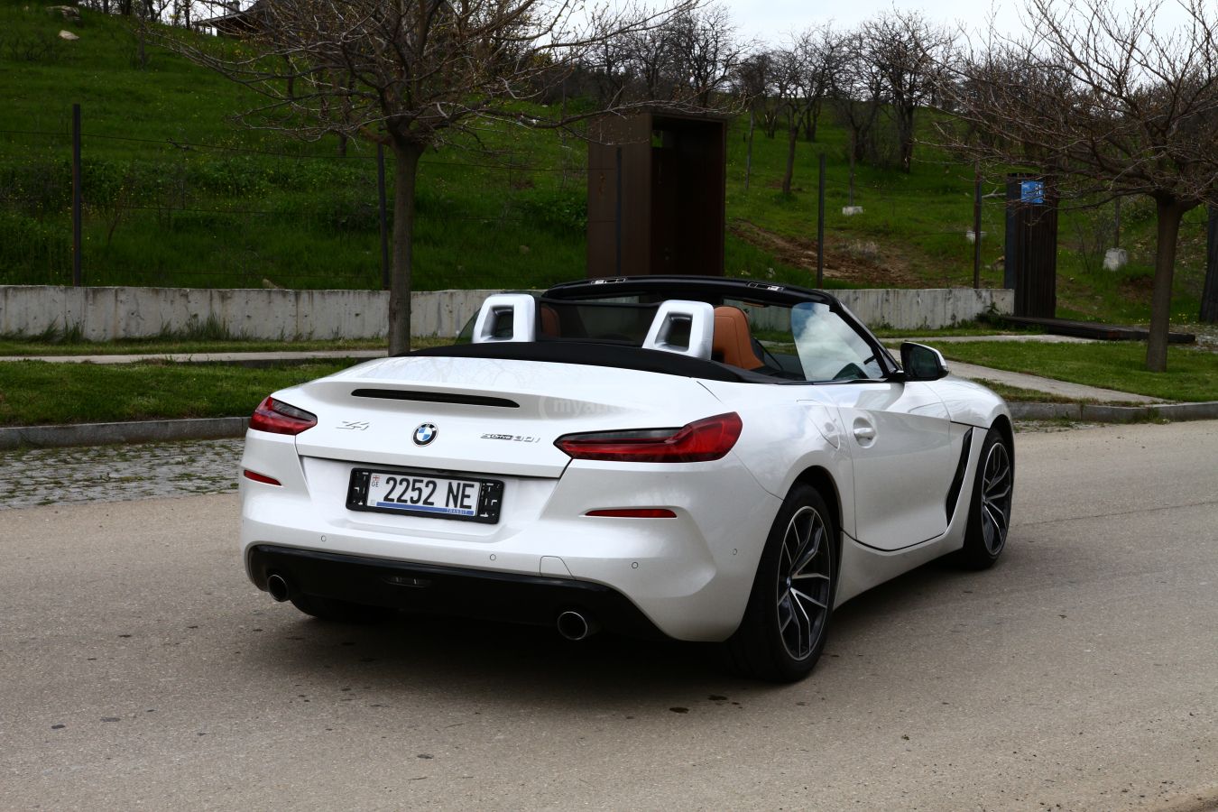 BMW Z4 2019 — photo 2