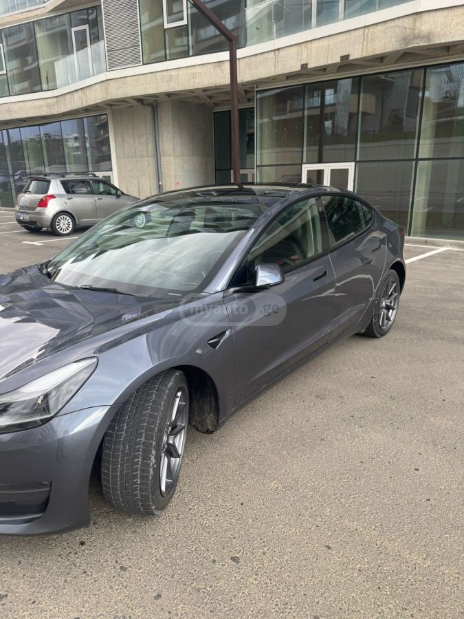 Tesla Model 3 2023 — photo 2