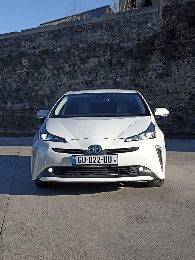 Toyota Prius 2019 — photo 2