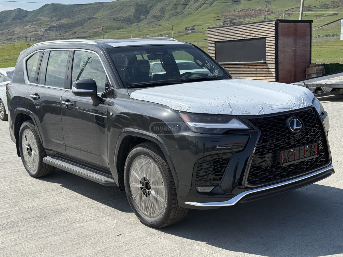 Lexus LX 500 2026 — photo 2
