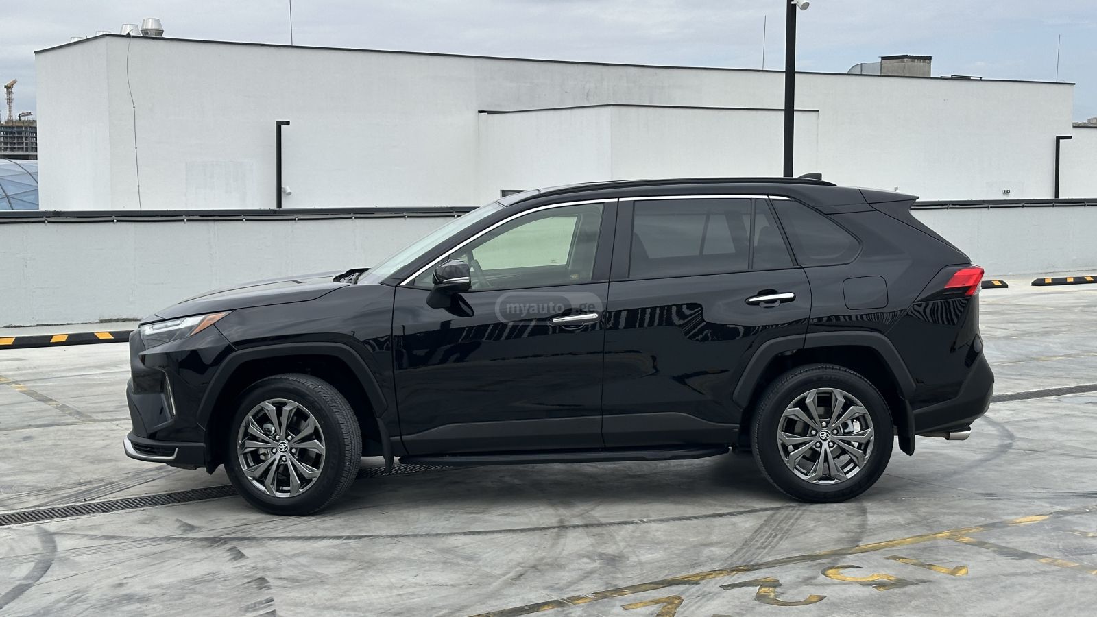 Toyota RAV 4 2025 — photo 2
