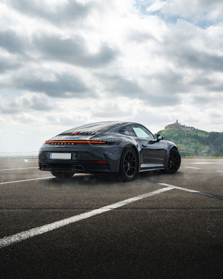 Porsche 911 2026 — photo 2