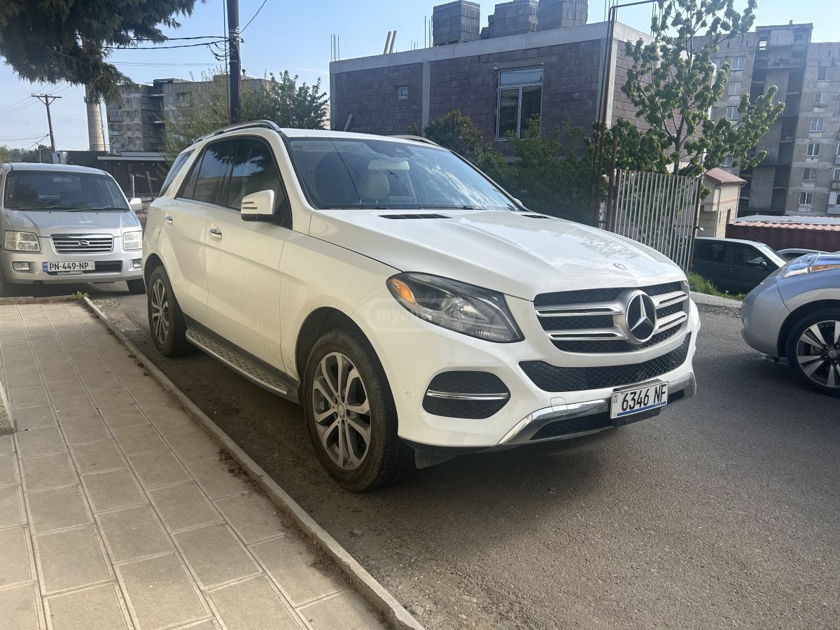 Mercedes-Benz GLE 350 2016 — photo 2