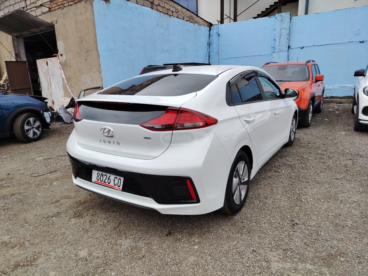 Hyundai Ioniq 2017 — photo 2