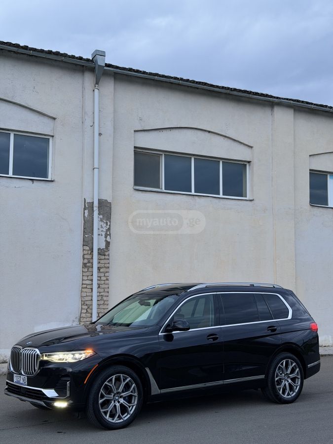 BMW X7 2021 — photo 2