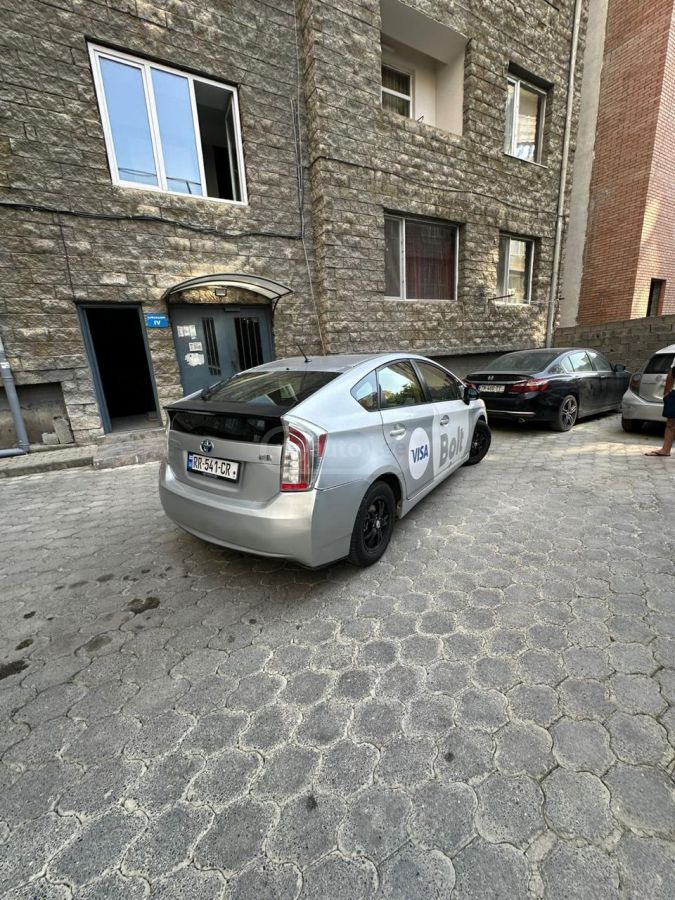 Toyota Prius 2014 — photo 2