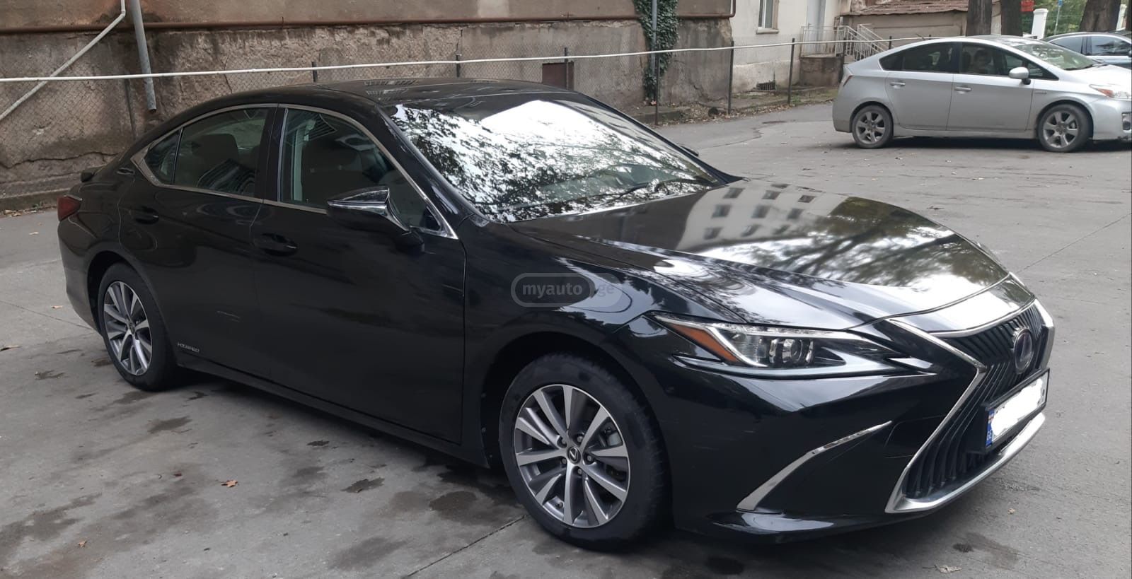 Lexus ES 300 2021 — photo 2