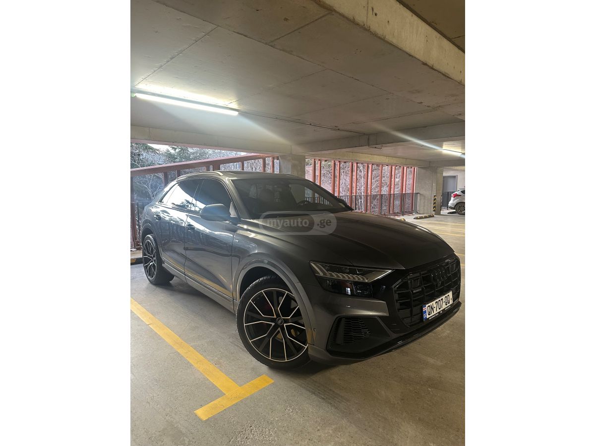 Audi Q8