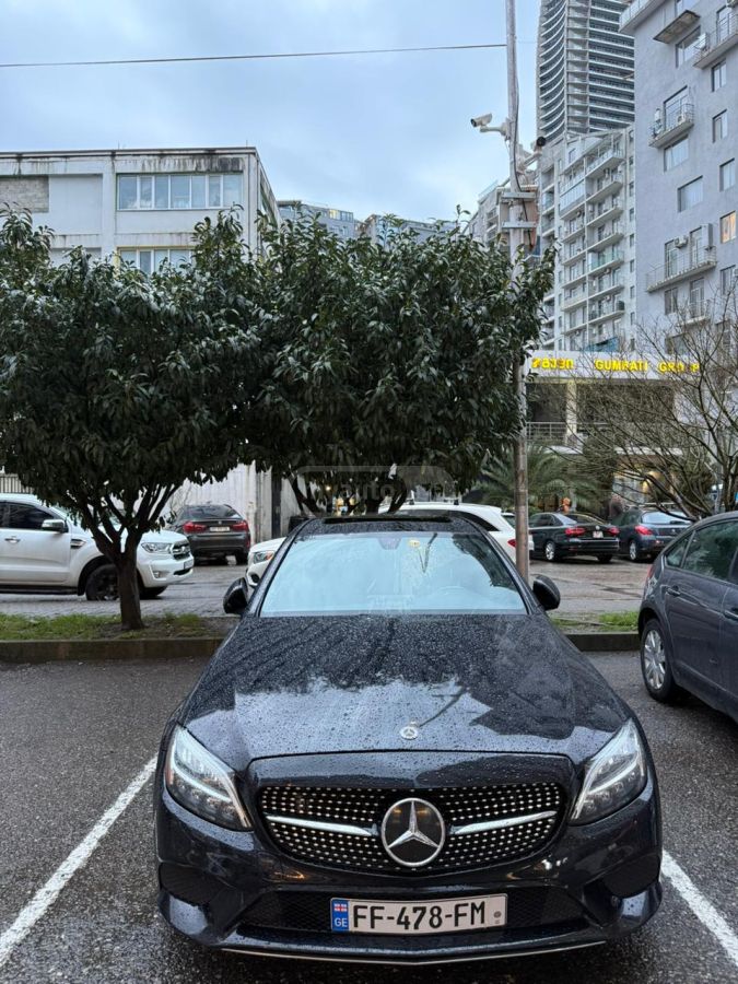 Mercedes-Benz C 300 2018 — photo 2