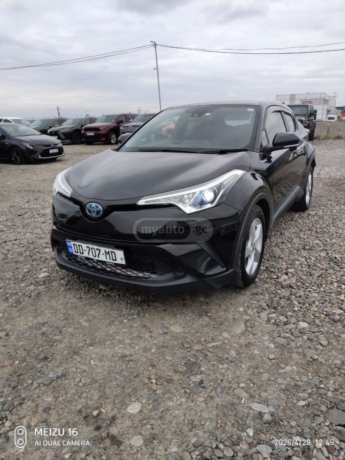 Toyota C-HR 2017 — photo 2