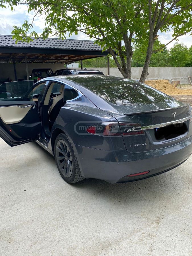Tesla Model S 2018 — photo 2