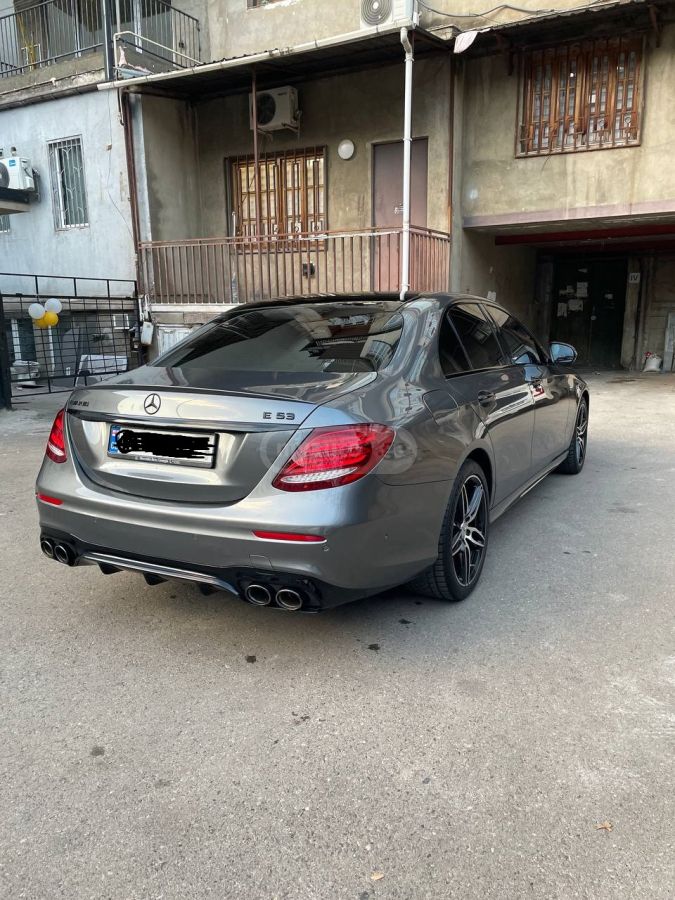 Mercedes-Benz E53 AMG