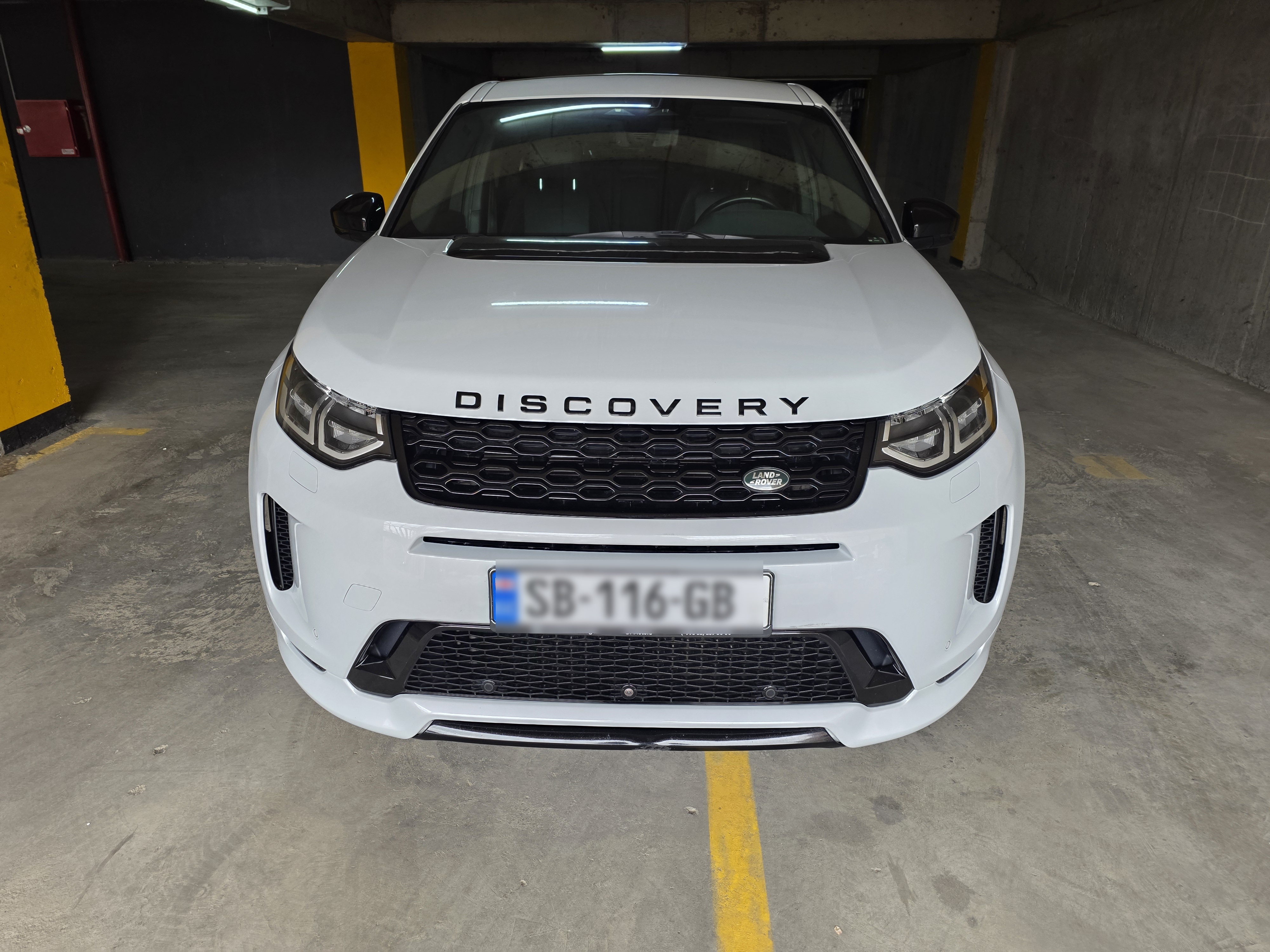 Land Rover Discovery Sport 2021 — photo 2