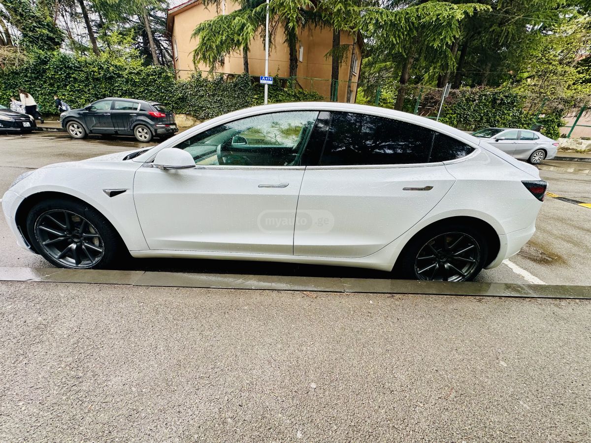 Tesla Model 3 2018 — photo 2