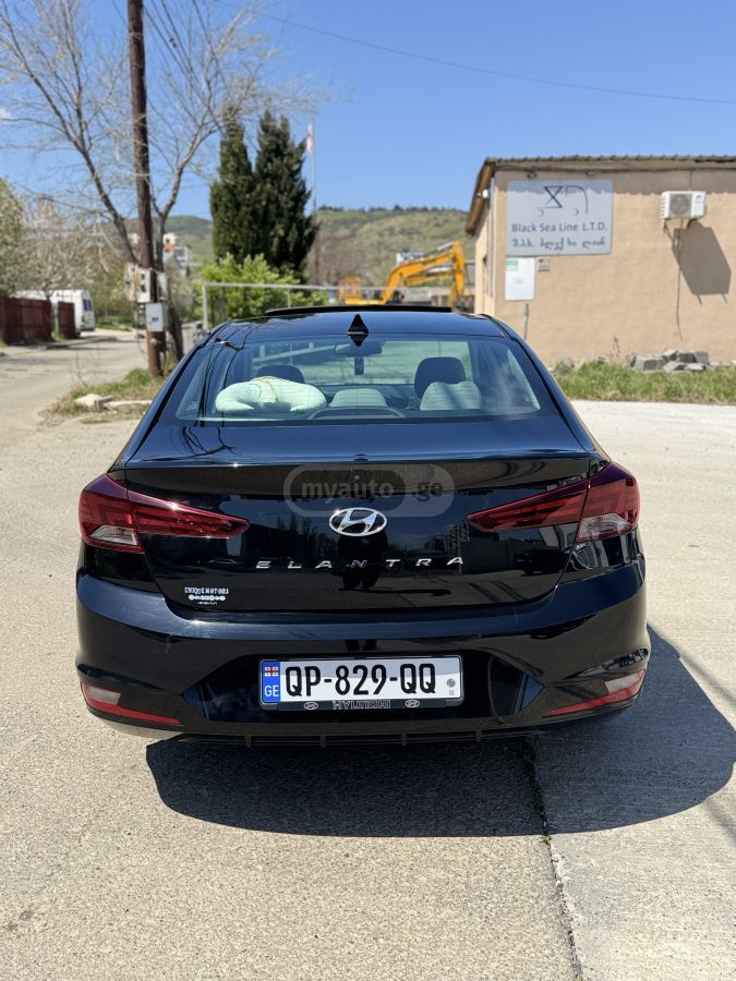 Hyundai Elantra 2020 — photo 2